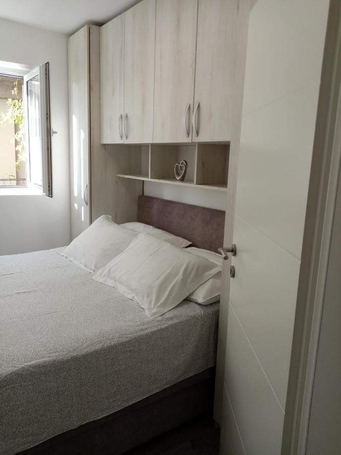 Ferienwohnung Dvosobni Apartman Luka Mlini Exterior foto